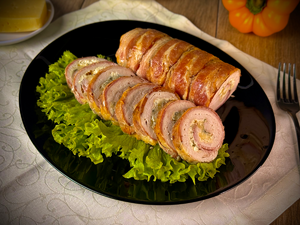 Рулет в беконе с курицей и сыром, 500г